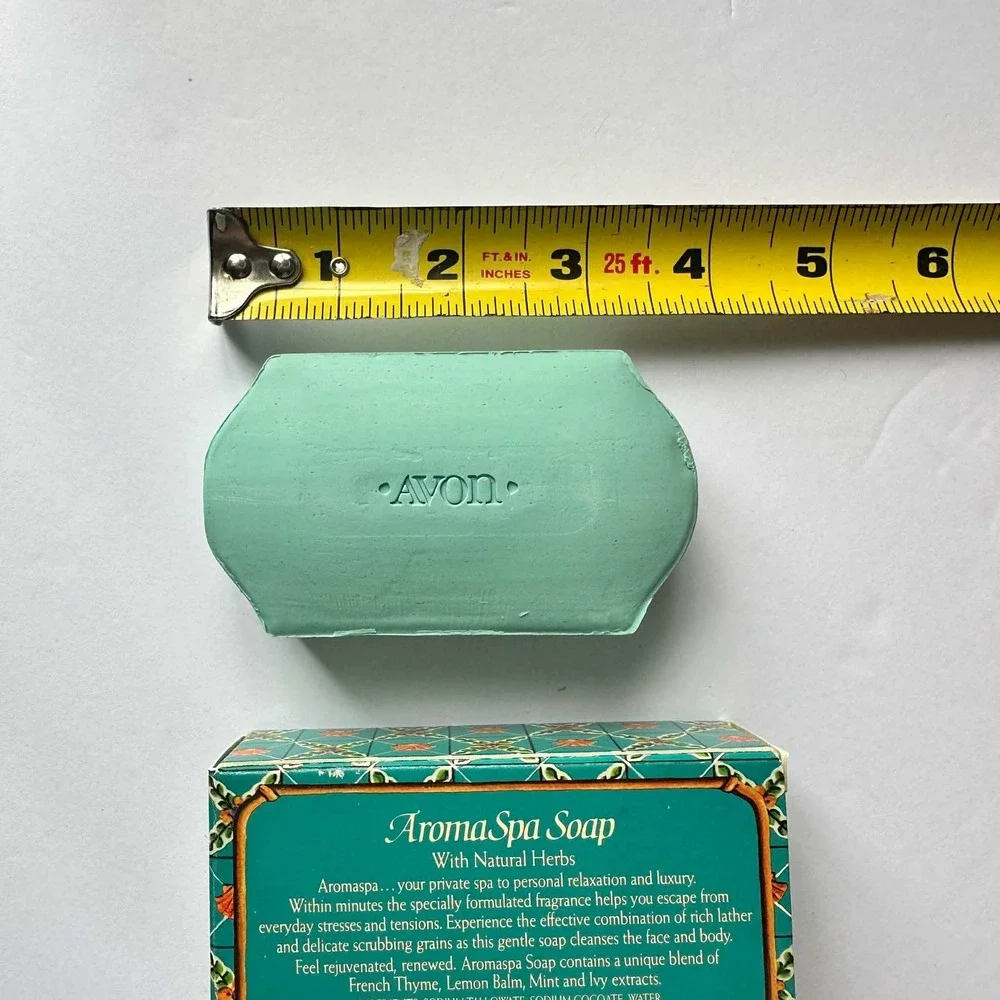 Vintage 1990 Avon AromaSpa Soap Bar with Natural Herbs 4 oz Green Shell Box‎